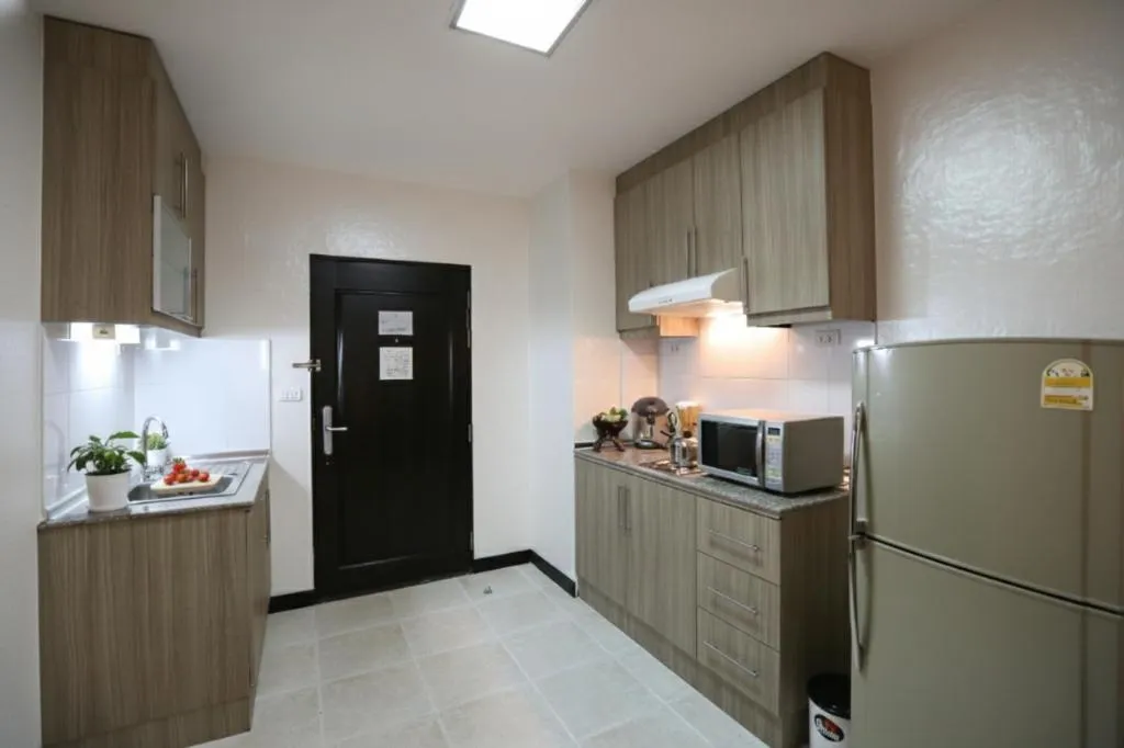 J Town serviced Apartments&hotel