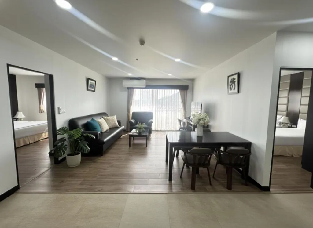 J Town serviced Apartments&hotel