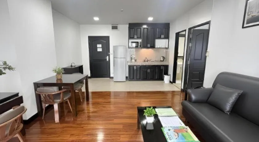 J Town serviced Apartments&hotel