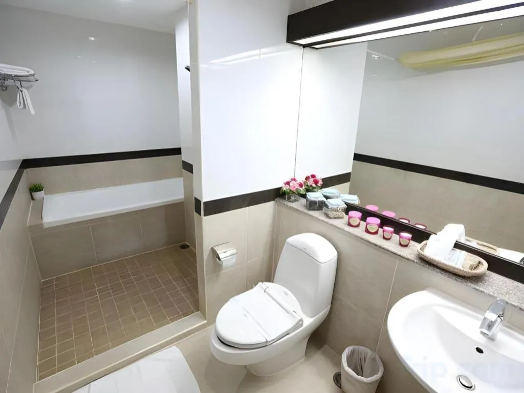 J Town serviced Apartments&hotel