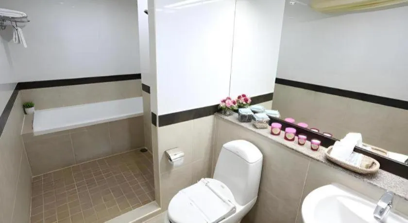 J Town serviced Apartments&hotel