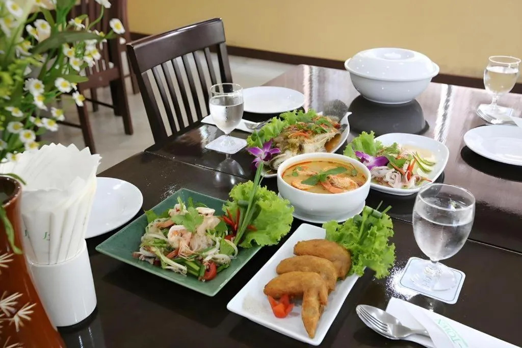 J Town serviced Apartments&hotel