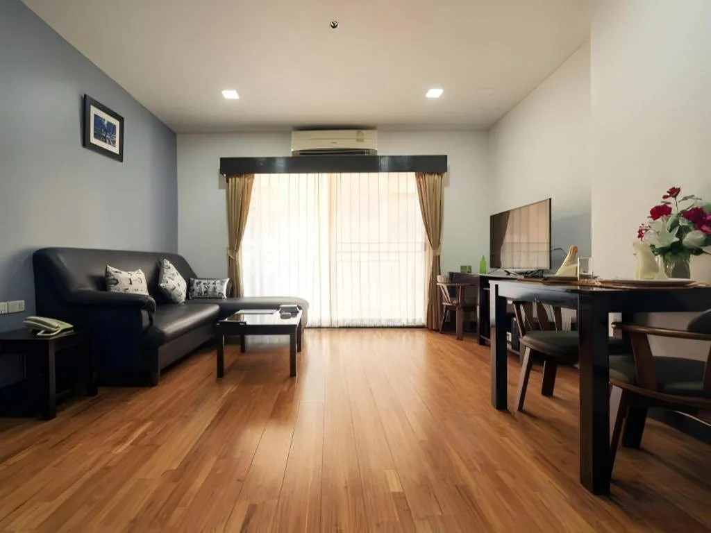 J Town serviced Apartments&hotel