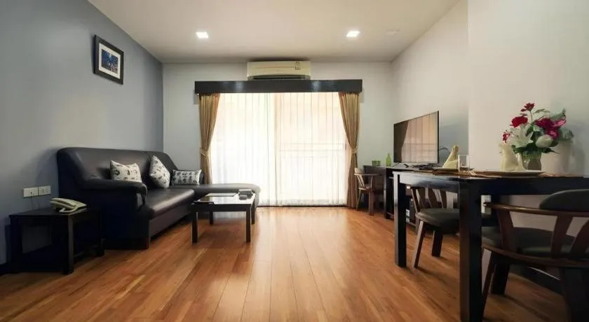 J Town serviced Apartments&hotel