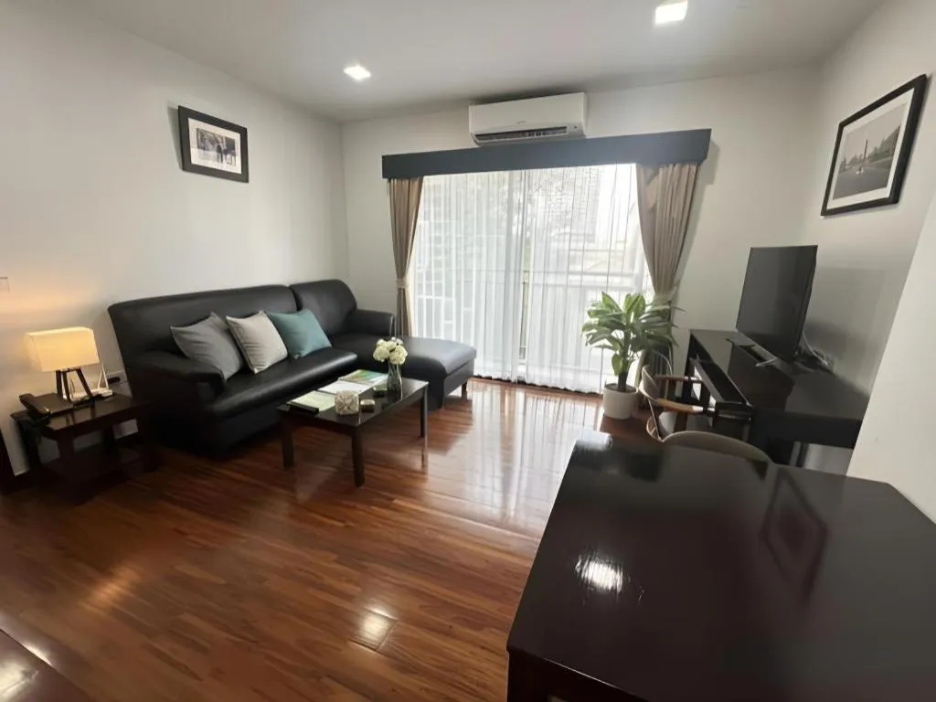 J Town serviced Apartments&hotel