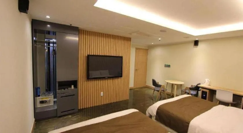 Bed in Nox Boutique Hotel