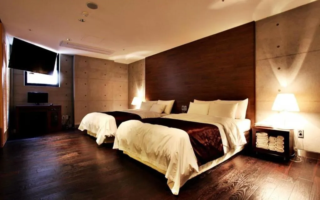 Bed in Nox Boutique Hotel