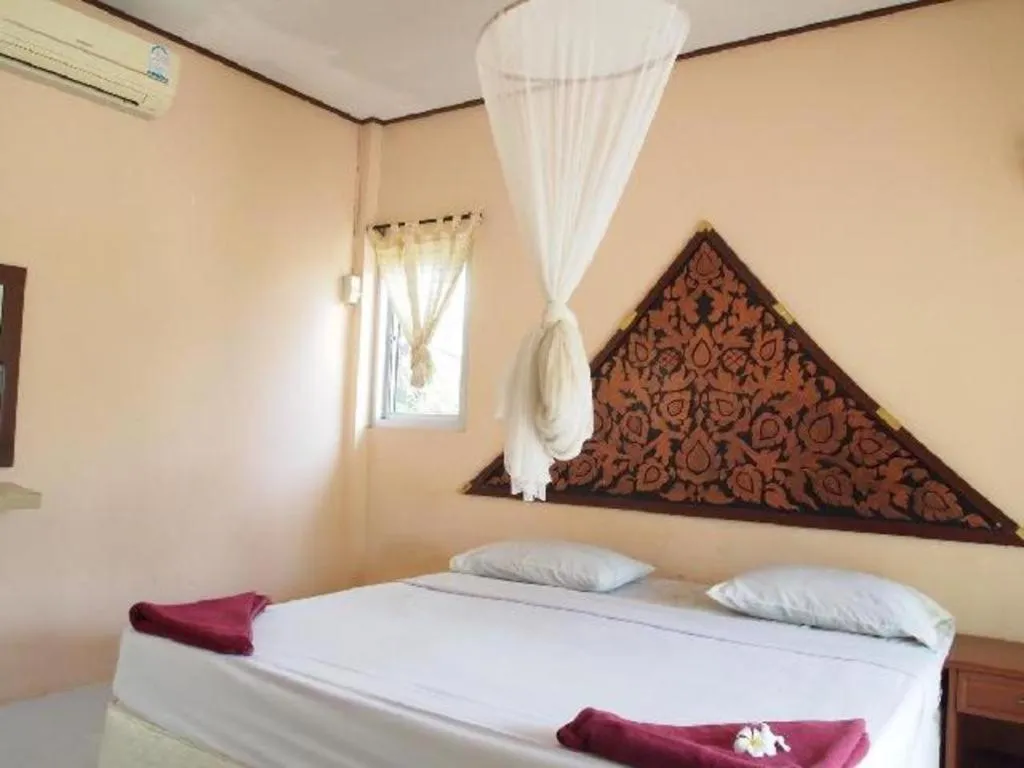 Bed in Jinta Beach Bungalow