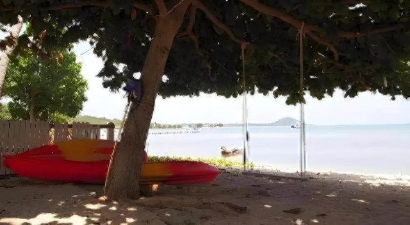 Jinta Beach Bungalow