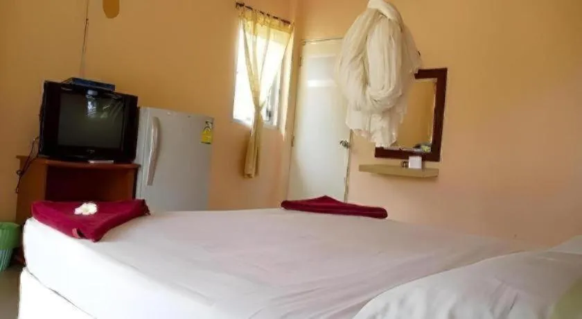 Bed in Jinta Beach Bungalow