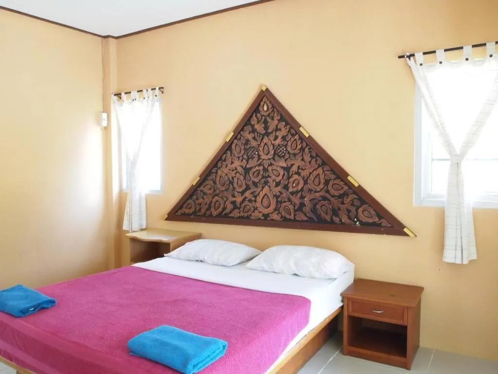 Bed in Jinta Beach Bungalow