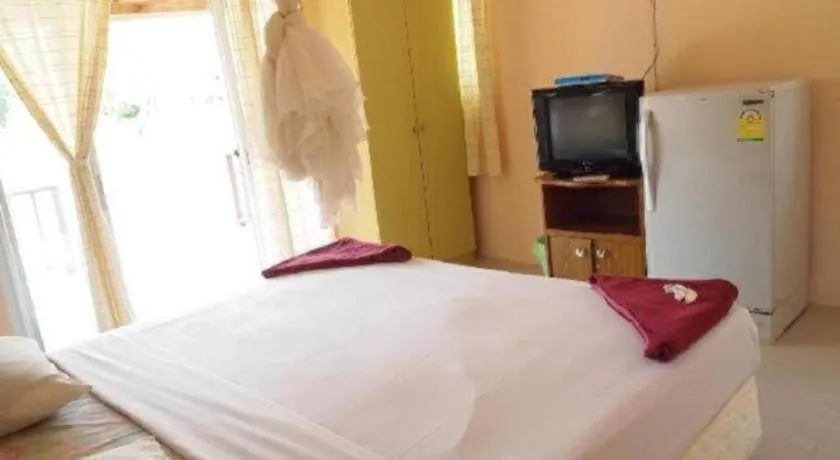 Bed in Jinta Beach Bungalow