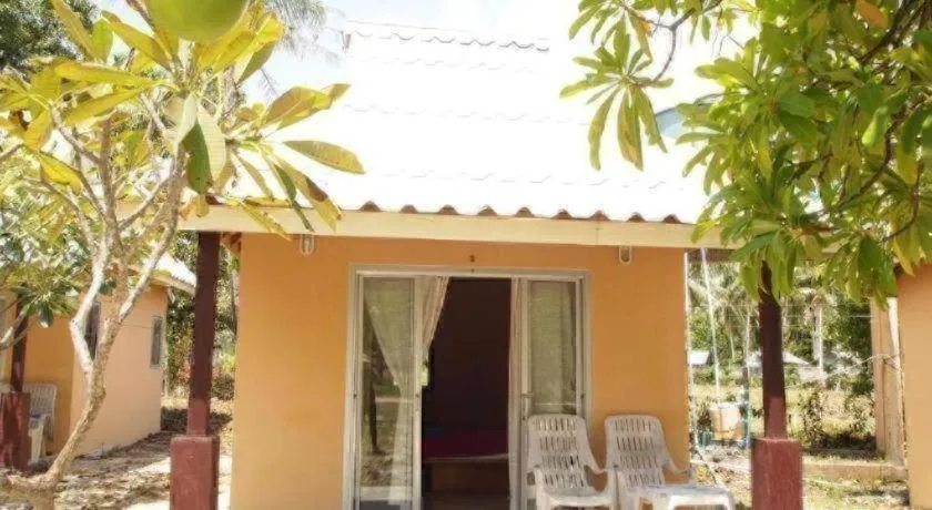 Jinta Beach Bungalow