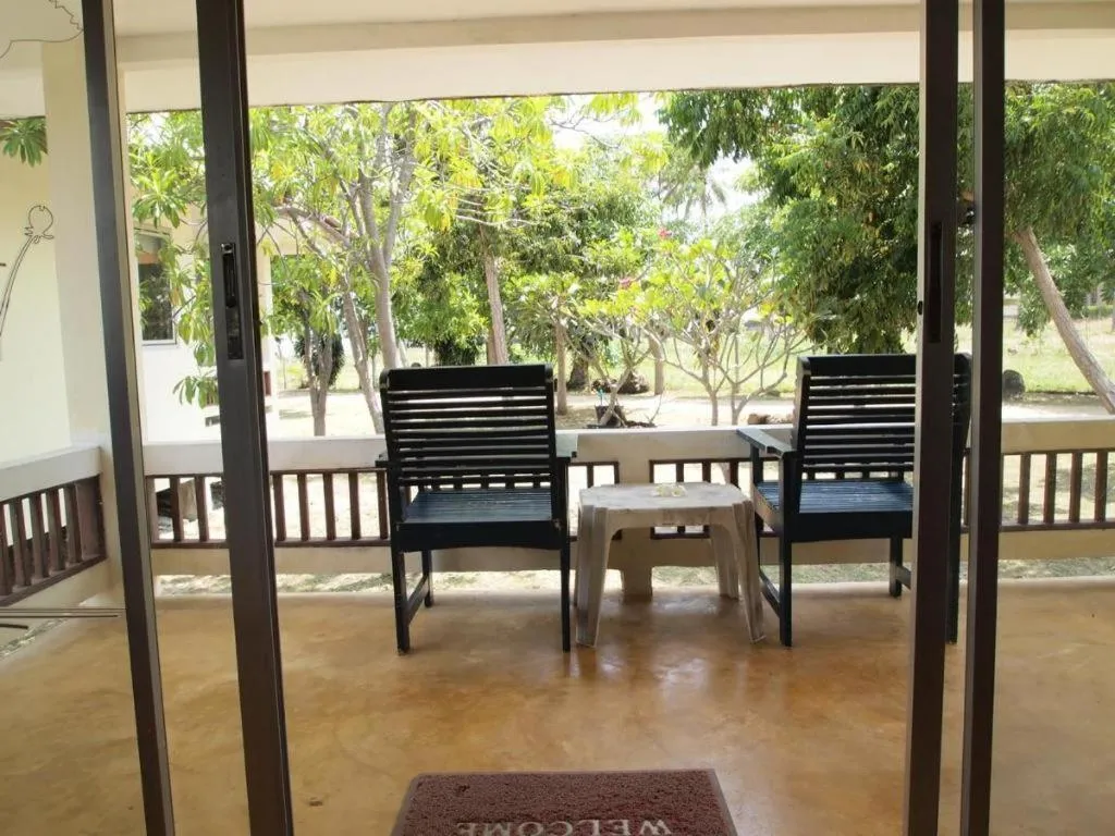 Jinta Beach Bungalow