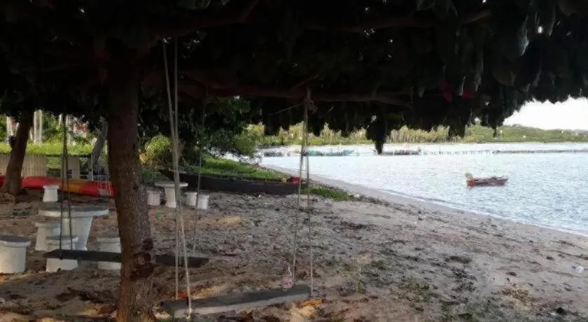 Jinta Beach Bungalow