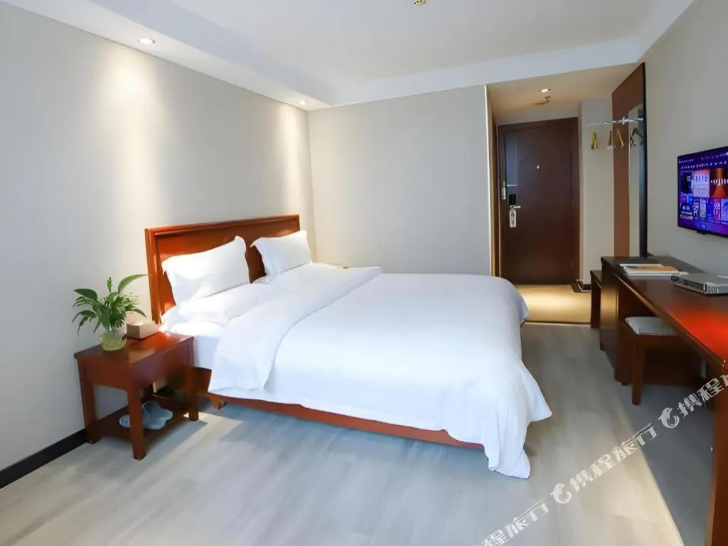 Bed in GreenTree Inn Nanning Langdong Hotel