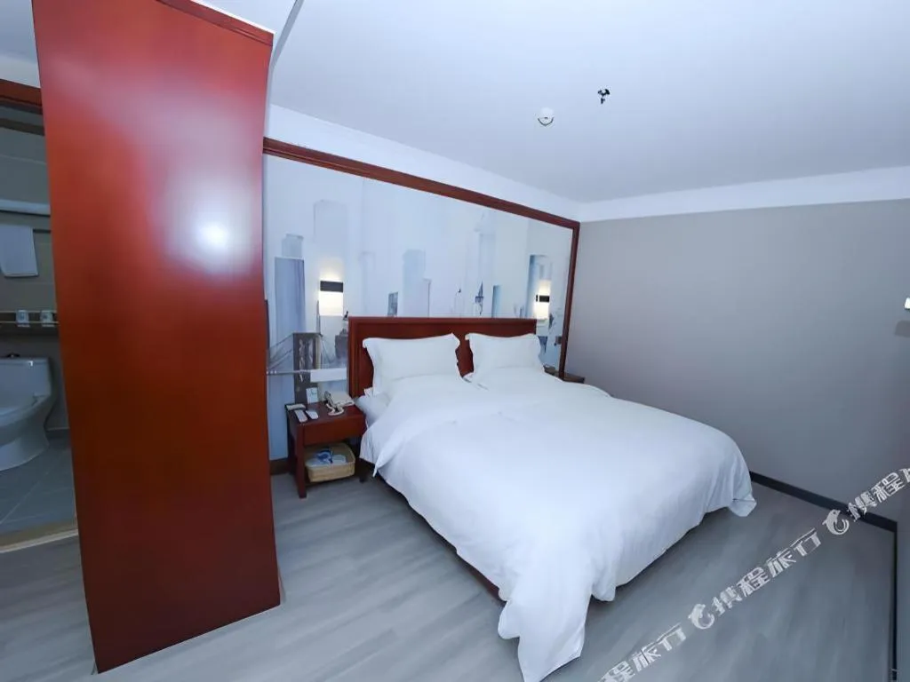 Bed in GreenTree Inn Nanning Langdong Hotel