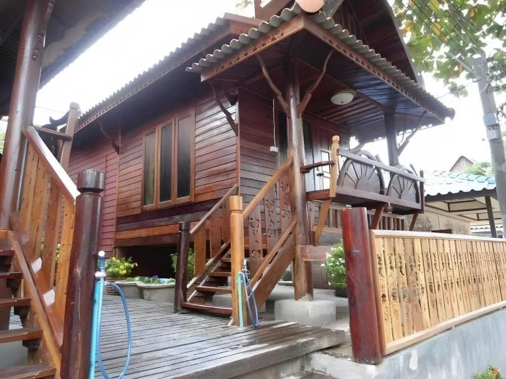 Greenplace-Samed Seahorse