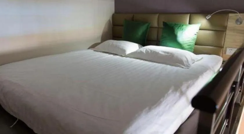 Bed in Shanghai Blue Mountain Bund Youth Hostel