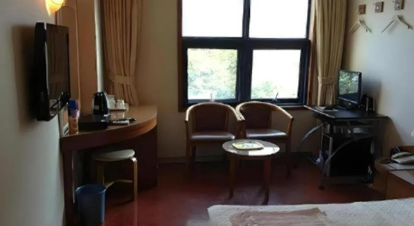 Bed in Mirabell Motel