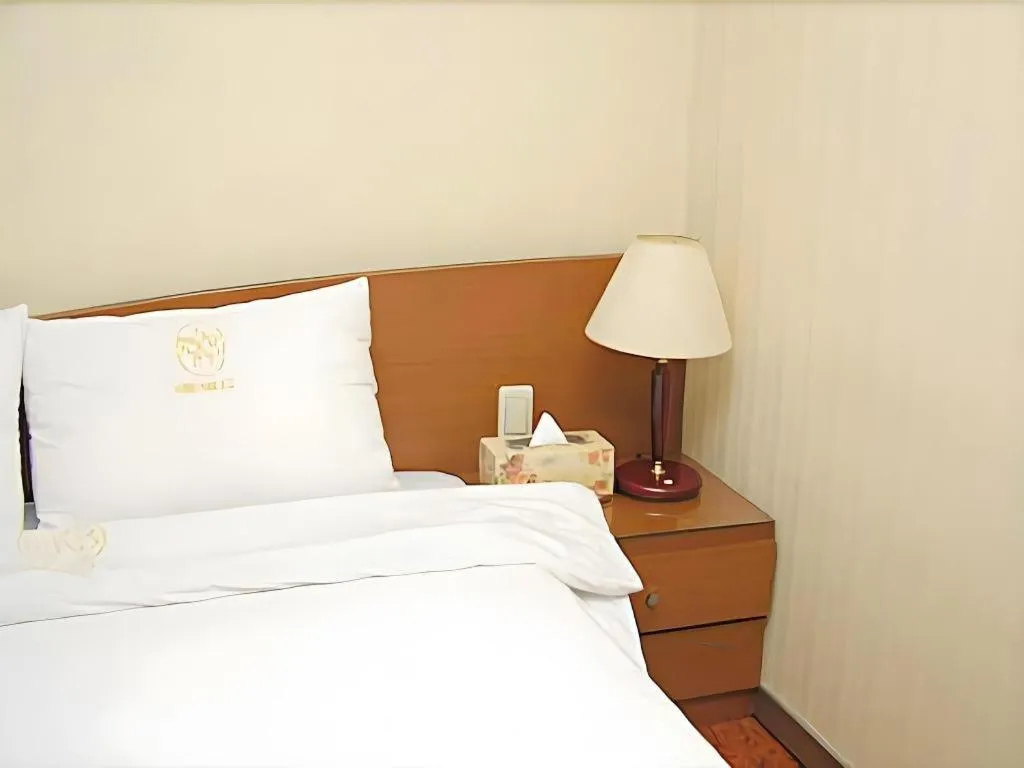 Bed in Mirabell Motel