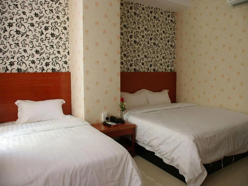 Bed in An Dong Center Hotel Chinatown Saigon