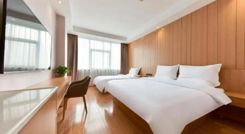 Bed in Starway Hotel Hongqiao Junction Center Branch