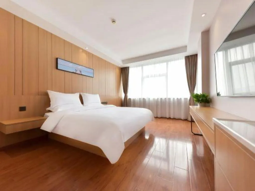 Bed in Starway Hotel Hongqiao Junction Center Branch