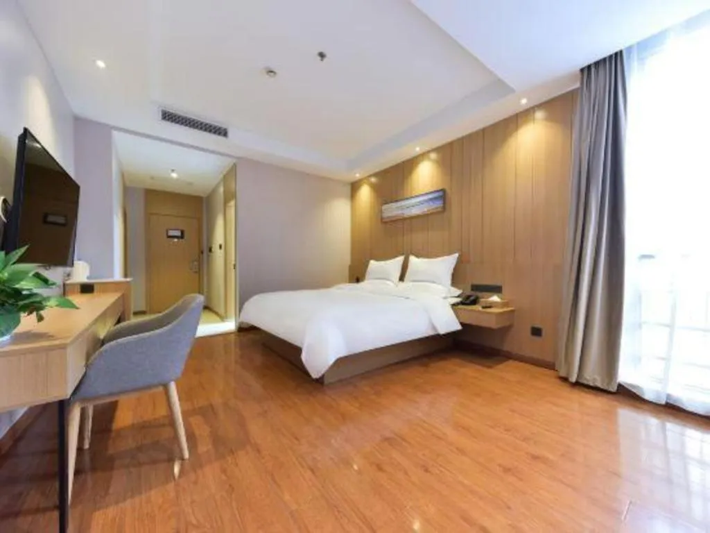 Bed in Starway Hotel Hongqiao Junction Center Branch