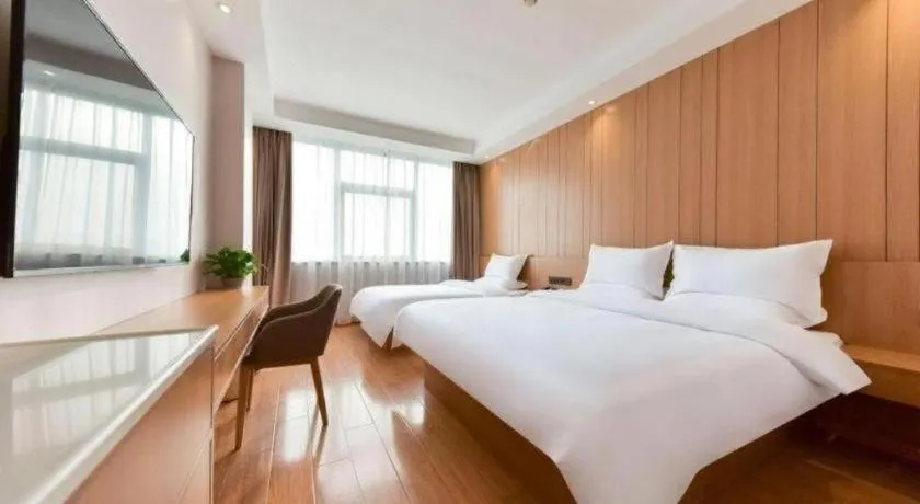 Bed in Starway Hotel Hongqiao Junction Center Branch