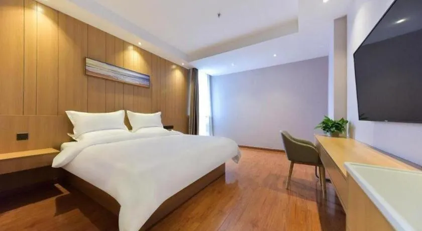 Bed in Starway Hotel Hongqiao Junction Center Branch