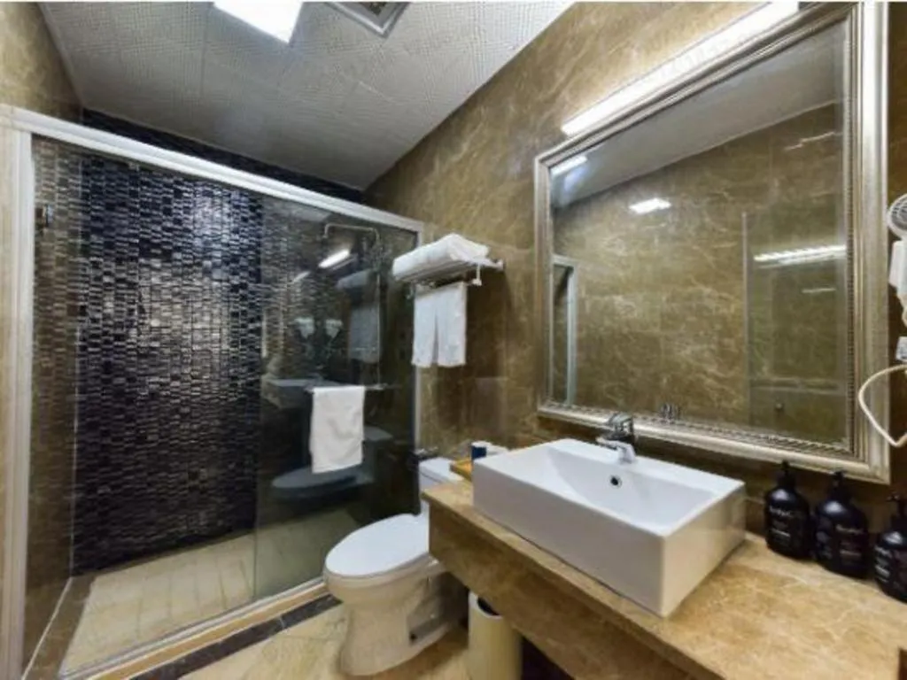 Starway Hotel Hongqiao Junction Center Branch