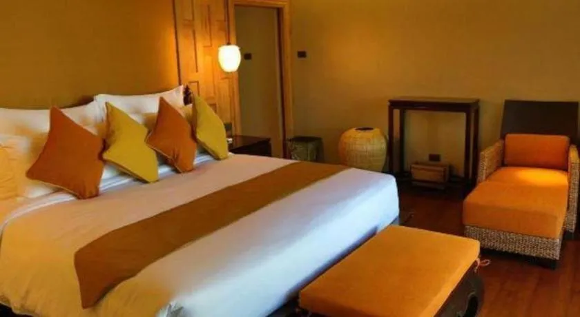 Bed in Baan Souchada Resort & Spa
