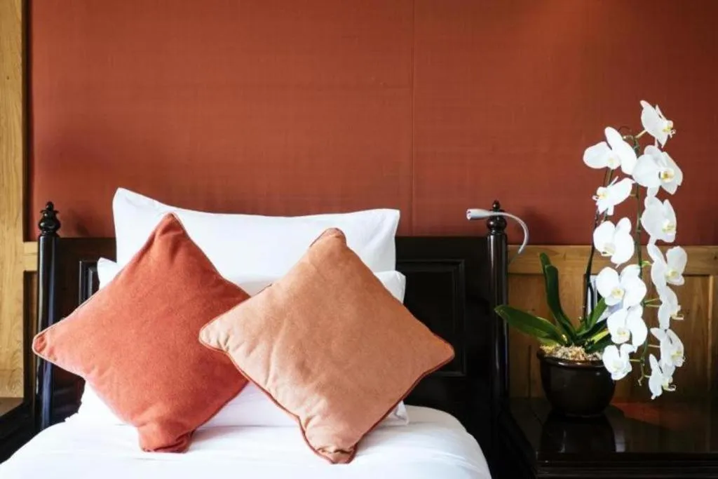 Bed in Baan Souchada Resort & Spa