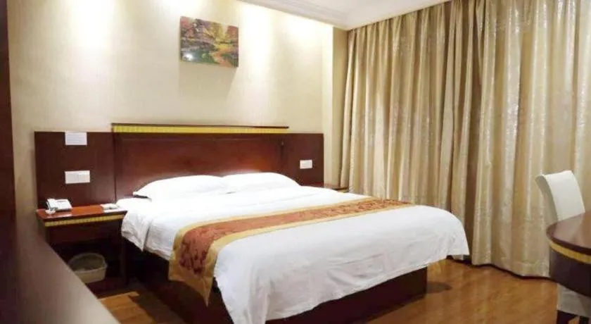 Bed in GreenTree Inn Shanghai Minhang Development Zone Subway Station Business Hotel