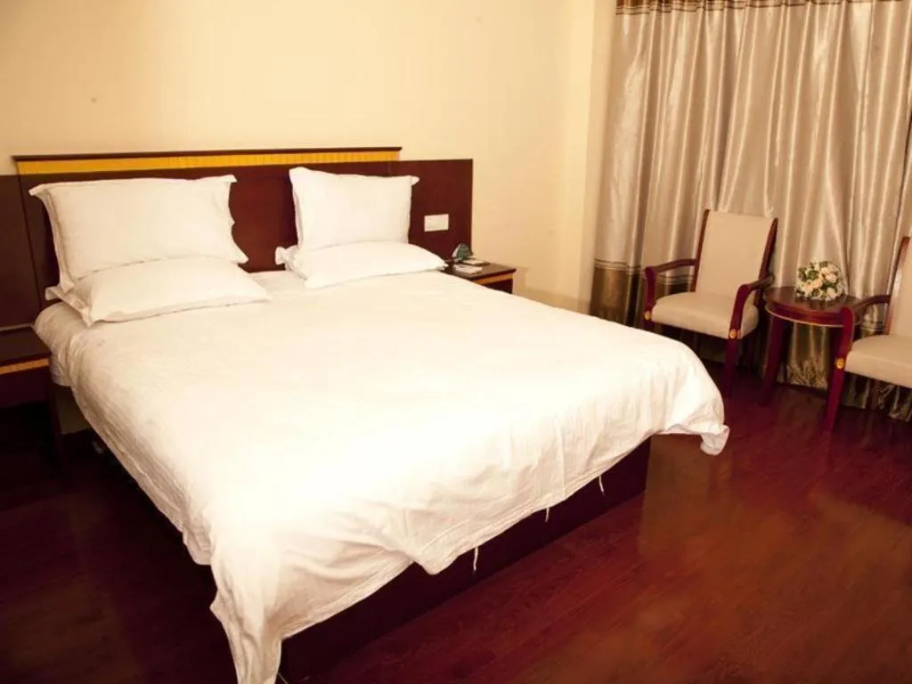 Bed in GreenTree Inn Shanghai Minhang Development Zone Subway Station Business Hotel