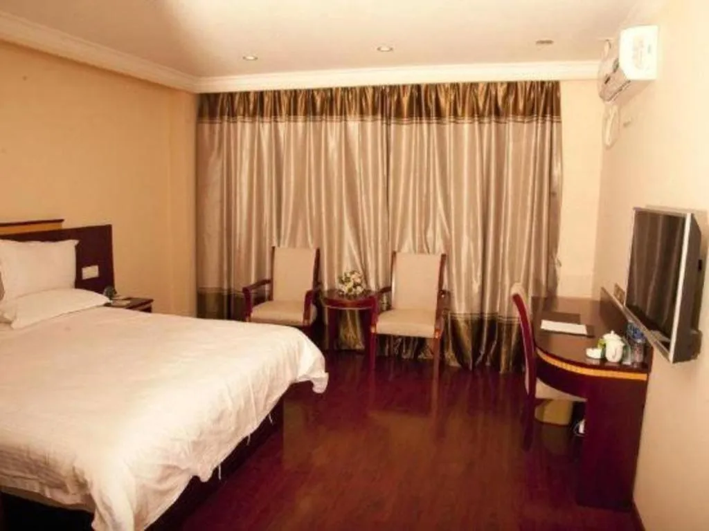 Bed in GreenTree Inn Shanghai Minhang Development Zone Subway Station Business Hotel