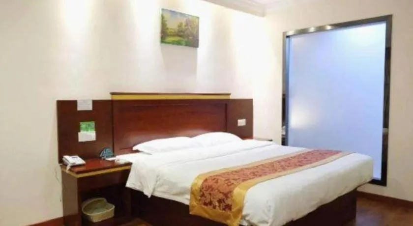 Bed in GreenTree Inn Shanghai Minhang Development Zone Subway Station Business Hotel