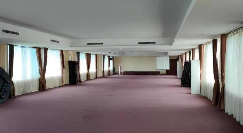 Raz Hotel and Convention