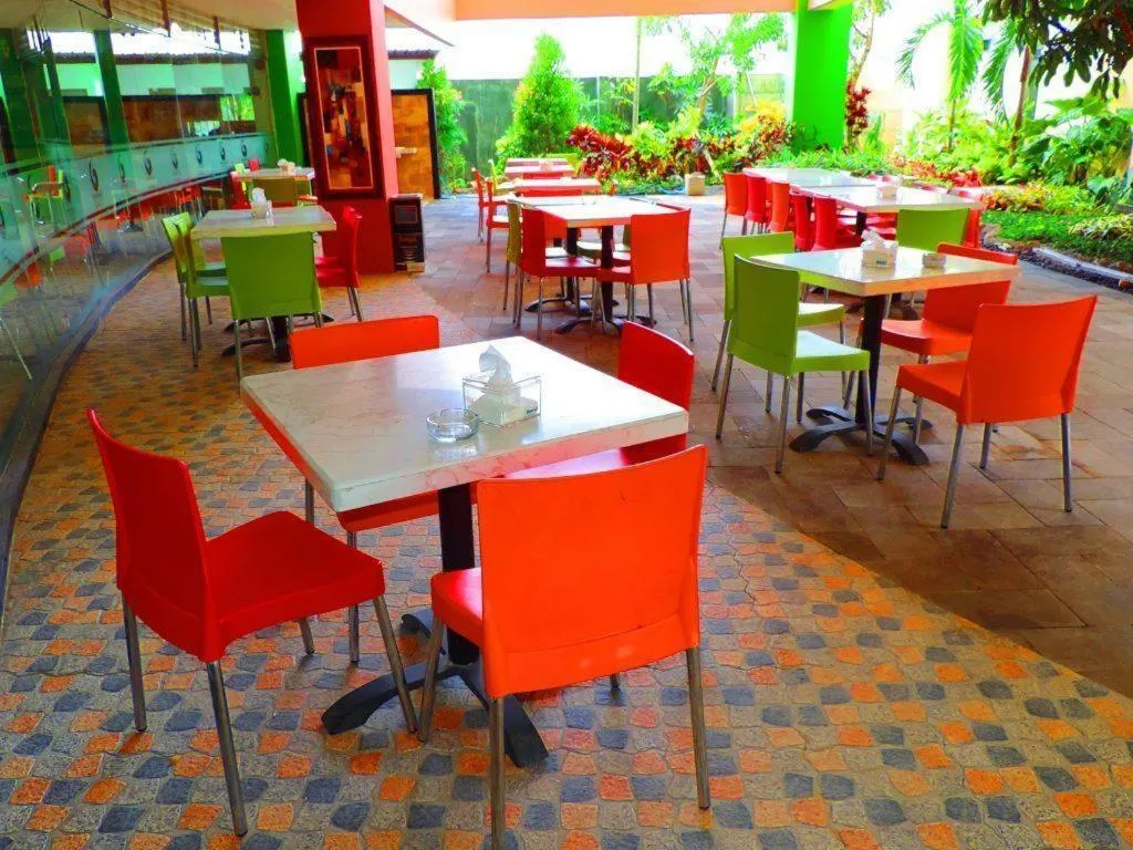 Dewarna Hotel and Convention Bojonegoro