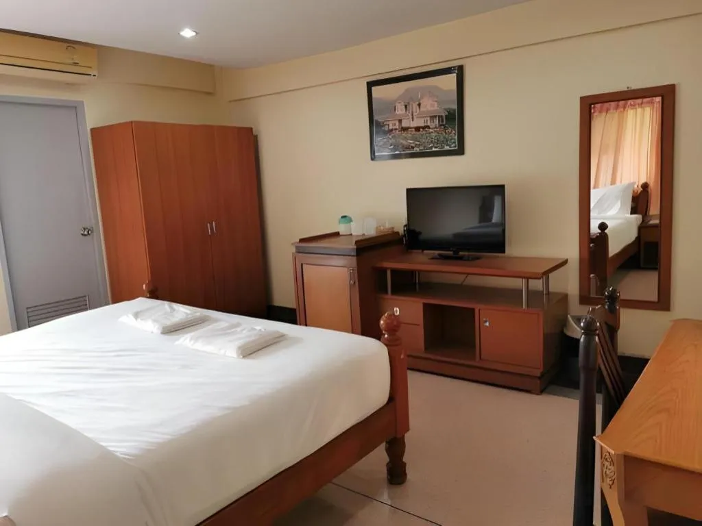 Bed in Hihotel Saraburi