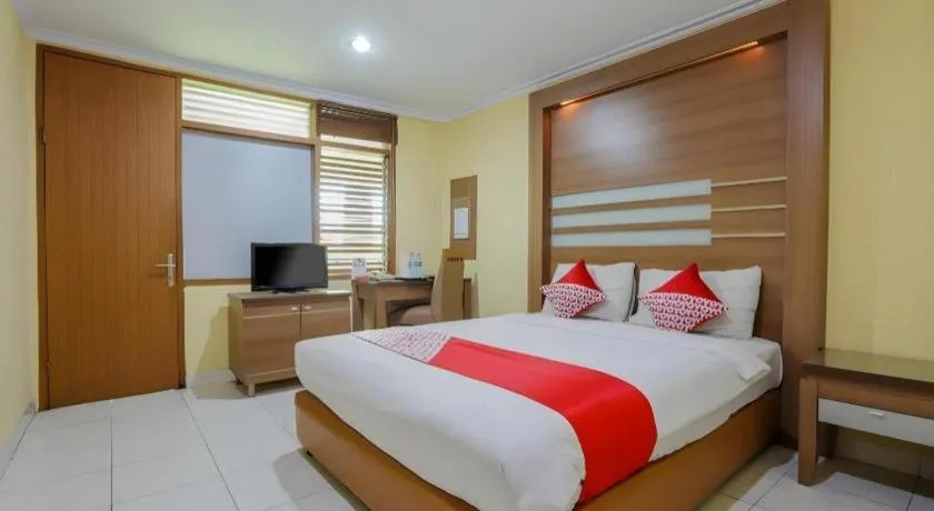 Bed in Hotel Senen Indah Syariah