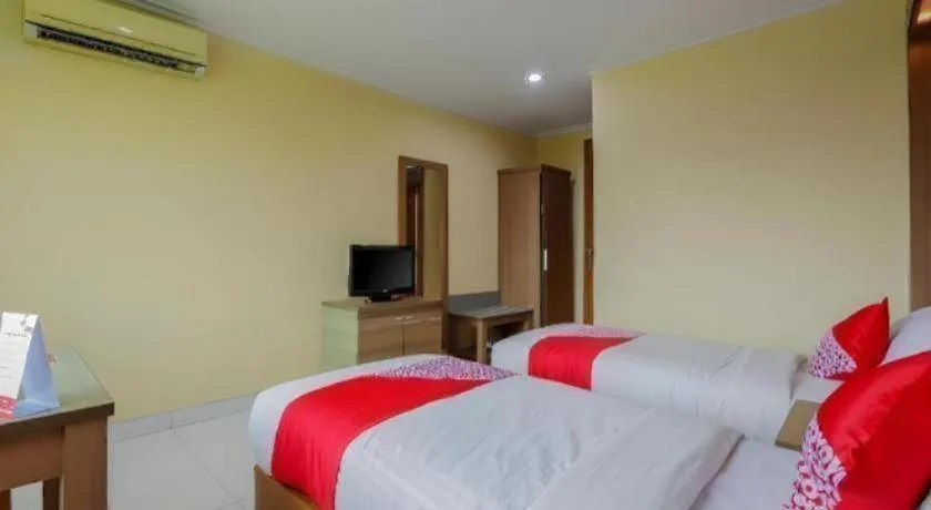 Bed in Hotel Senen Indah Syariah