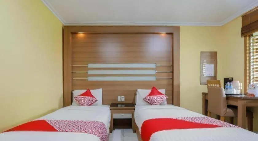 Bed in Hotel Senen Indah Syariah