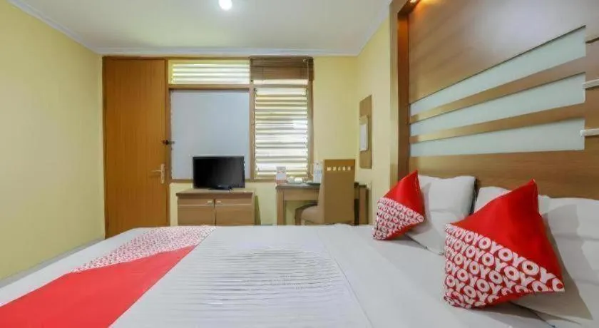 Bed in Hotel Senen Indah Syariah