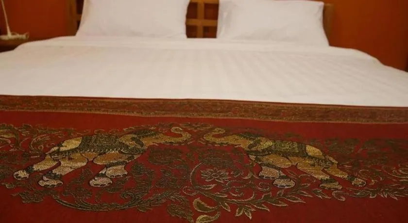 Bed in Phaphoom Boutique Residence