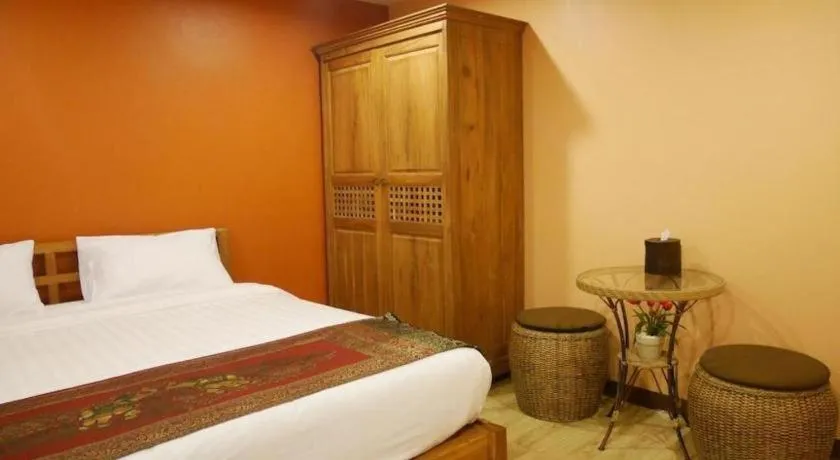 Bed in Phaphoom Boutique Residence