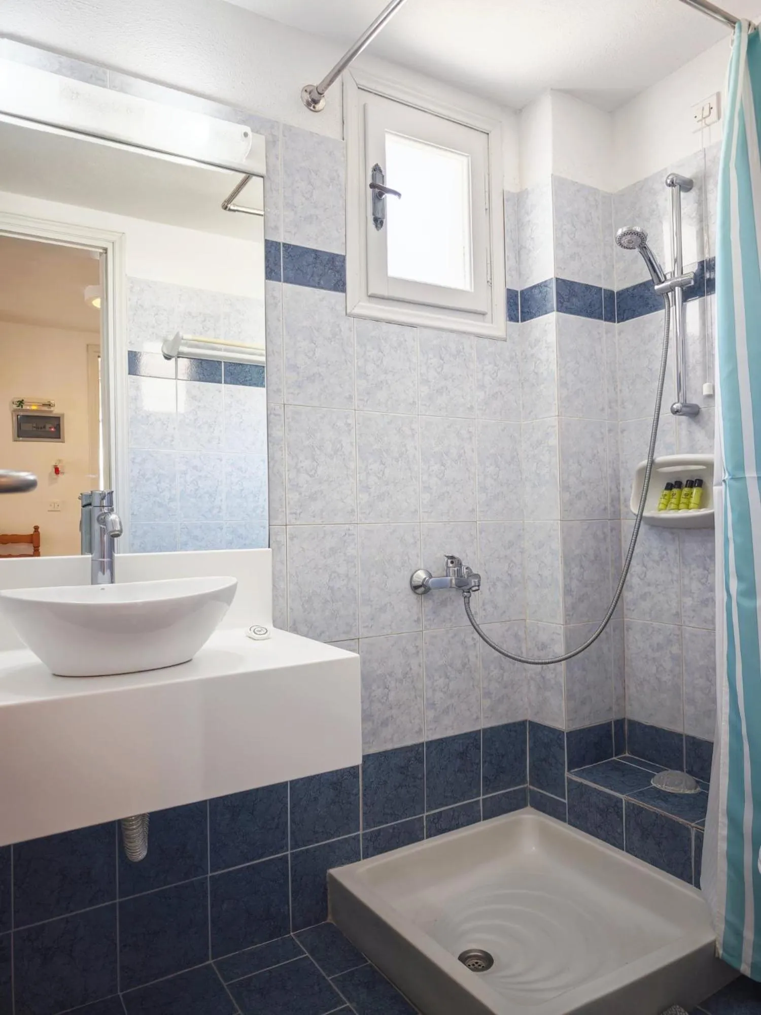 Toilet in Aretousa Villas