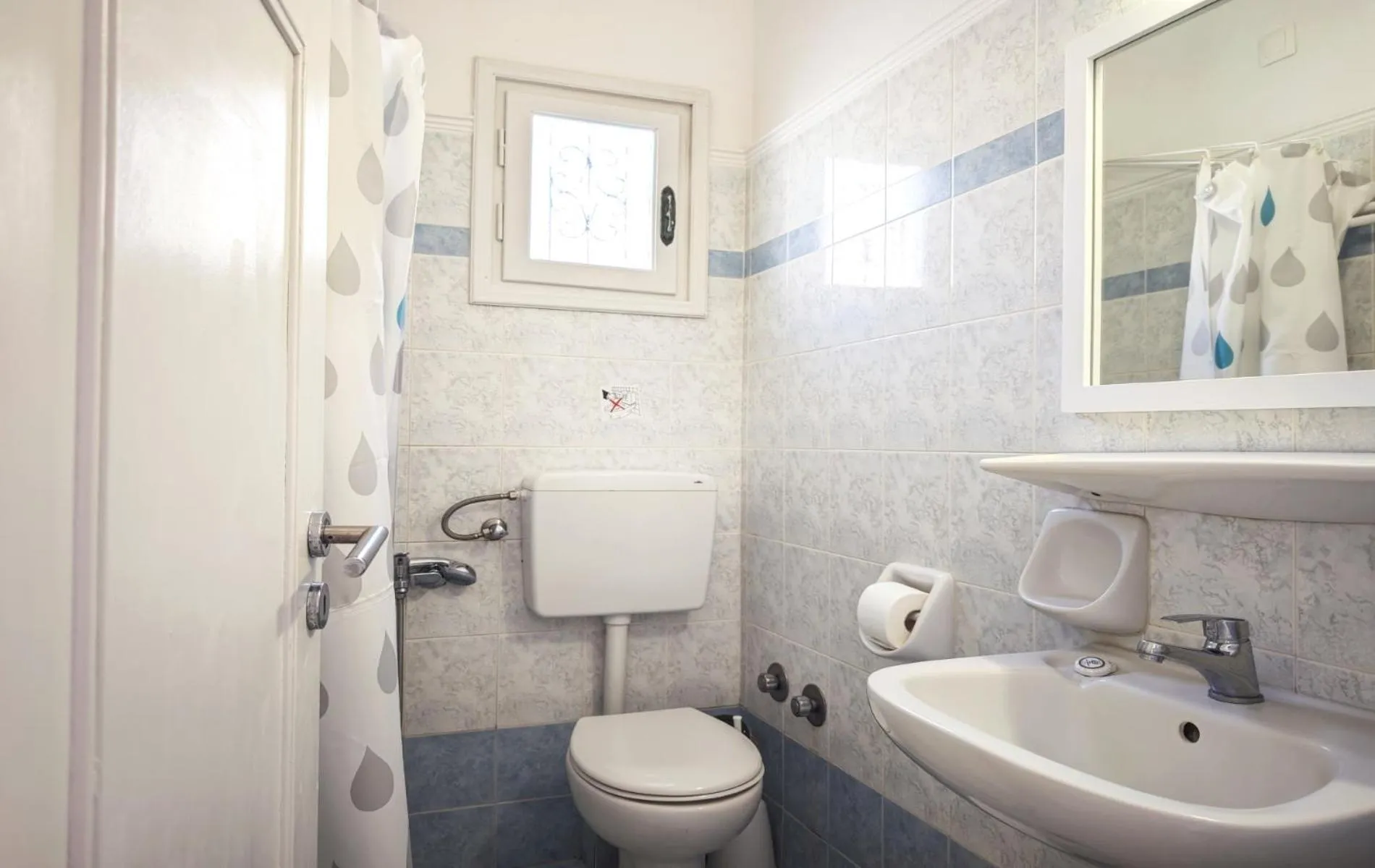 Bathroom in Aretousa Villas