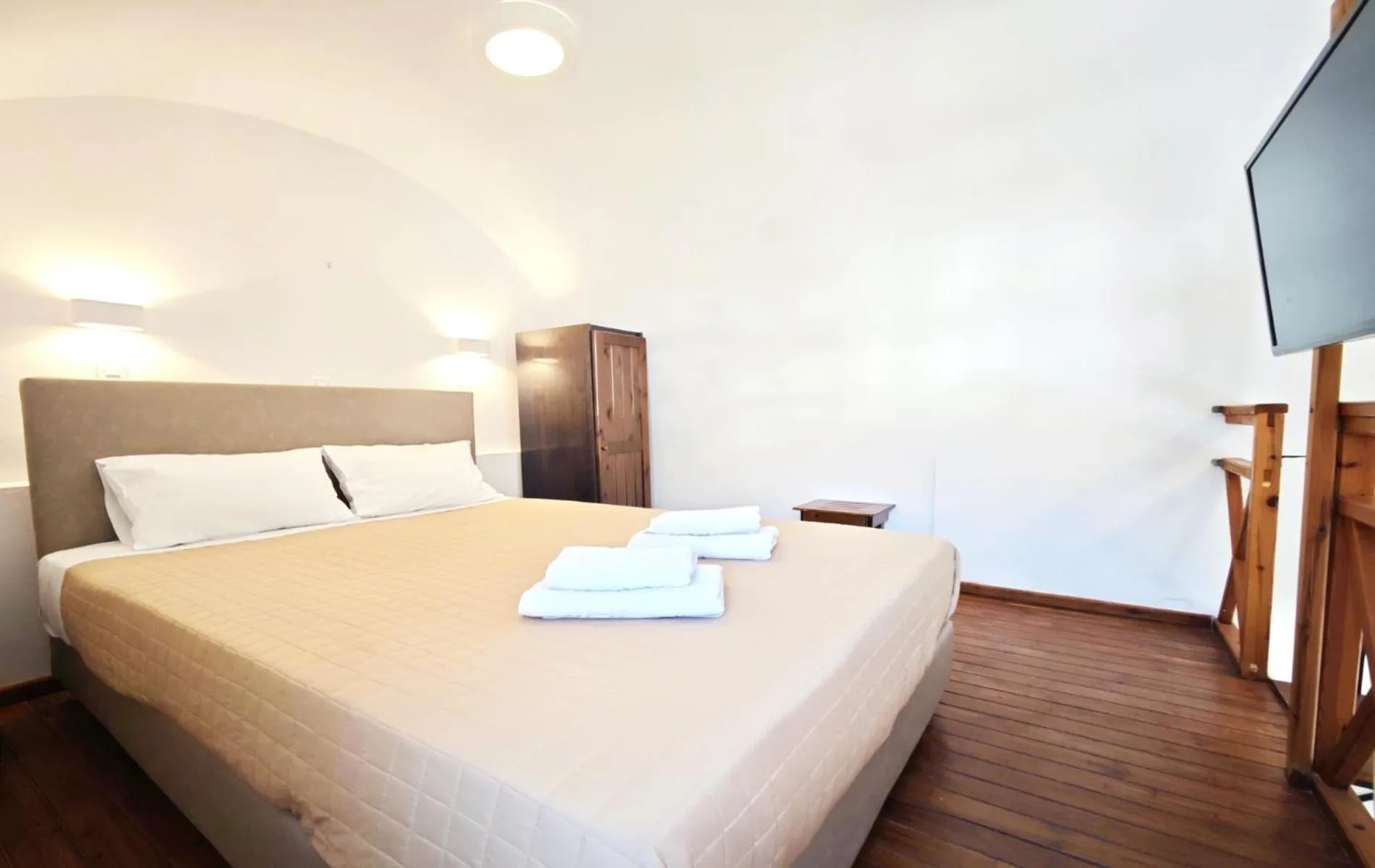 Property building, Bed in Aretousa Villas